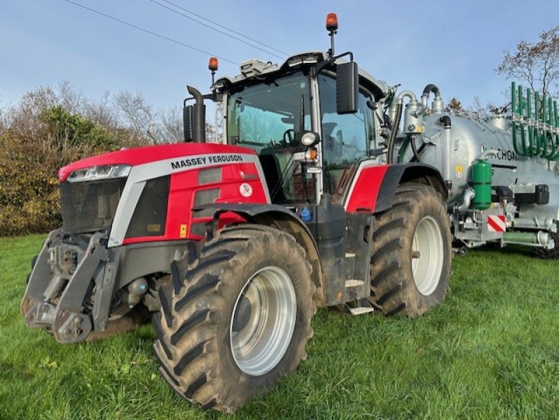 Traktor van het type Massey Ferguson MF8S.205, Gebrauchtmaschine in LANDIVISIAU (Foto 1)