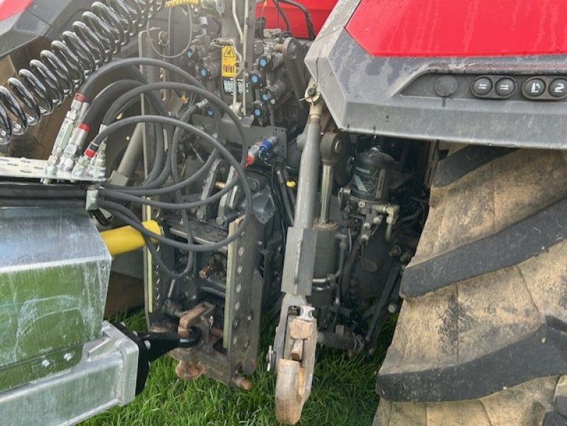 Traktor van het type Massey Ferguson MF8S.205, Gebrauchtmaschine in LANDIVISIAU (Foto 5)