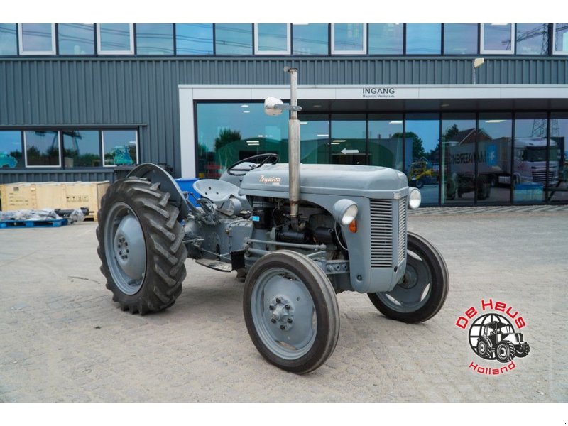 Traktor типа Massey Ferguson Tef diesel, Gebrauchtmaschine в MIJNSHEERENLAND