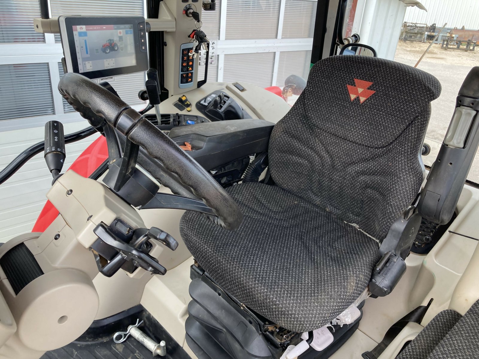 Traktor van het type Massey Ferguson TRACTEUR 7718 S EFFICIENT, Gebrauchtmaschine in VAROIS & CHAIGNOT (Foto 8)