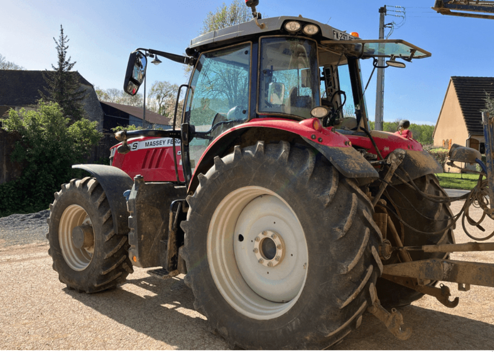 Traktor типа Massey Ferguson TRACTEUR 7718 S EFFICIENT, Gebrauchtmaschine в VAROIS & CHAIGNOT (Фотография 2)