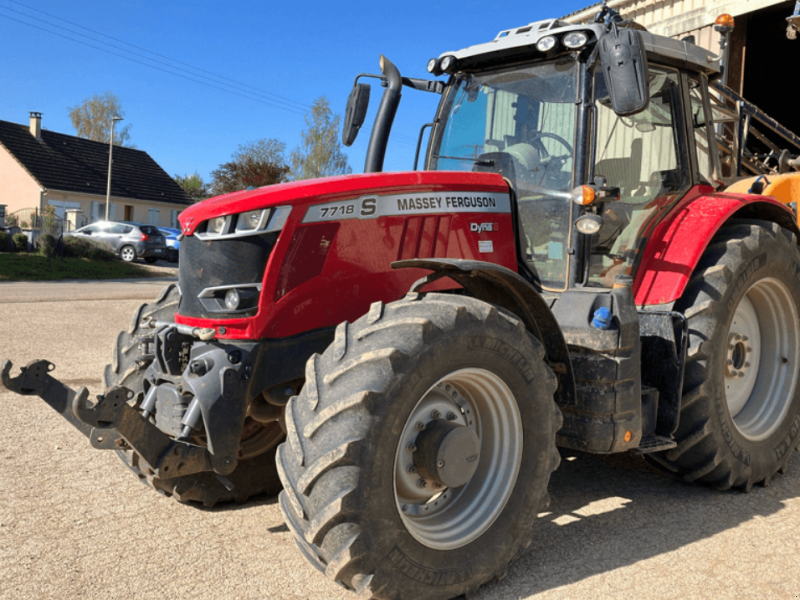 Traktor of the type Massey Ferguson TRACTEUR 7718 S EFFICIENT, Gebrauchtmaschine in VAROIS & CHAIGNOT (Picture 1)