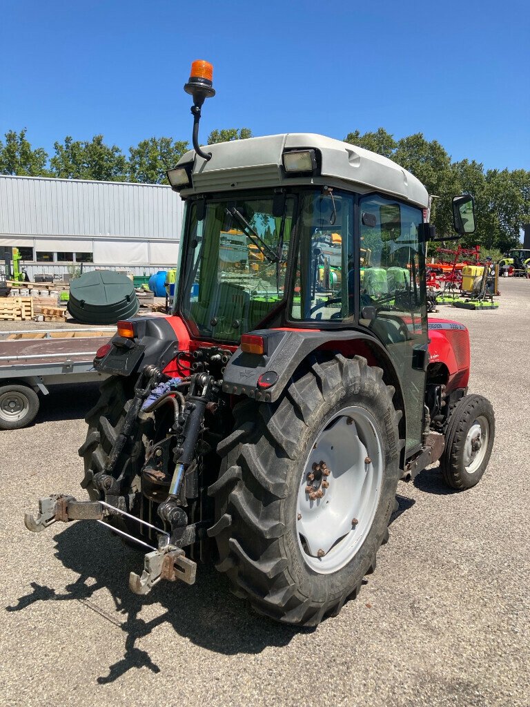 Traktor типа Massey Ferguson TRACTEUR, Gebrauchtmaschine в SAINT ANDIOL (Фотография 3)