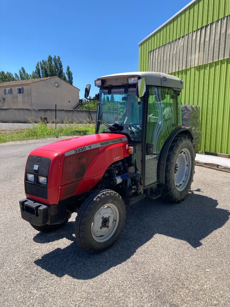 Traktor typu Massey Ferguson TRACTEUR, Gebrauchtmaschine w SAINT ANDIOL (Zdjęcie 2)