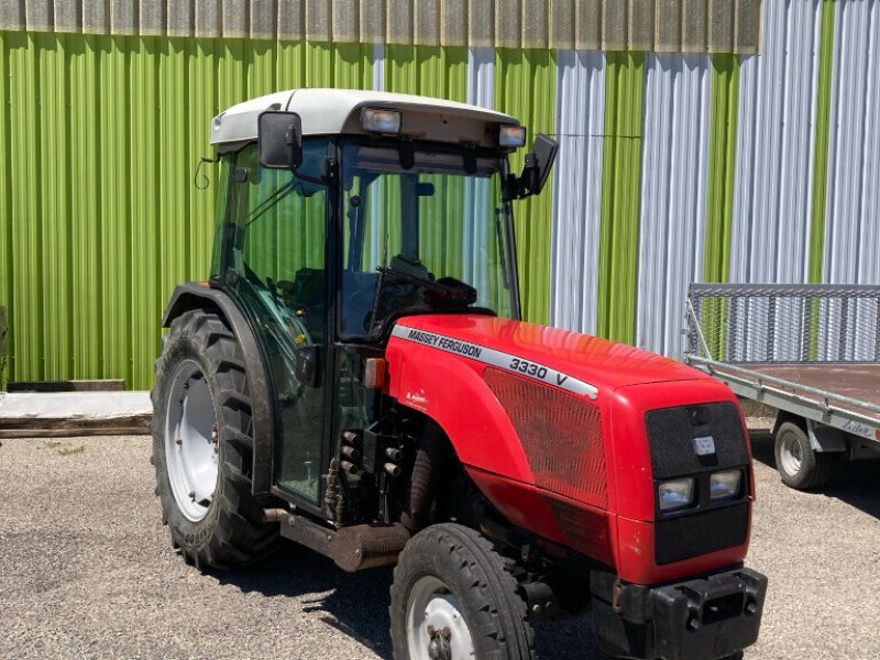 Traktor of the type Massey Ferguson TRACTEUR, Gebrauchtmaschine in SAINT ANDIOL (Picture 1)