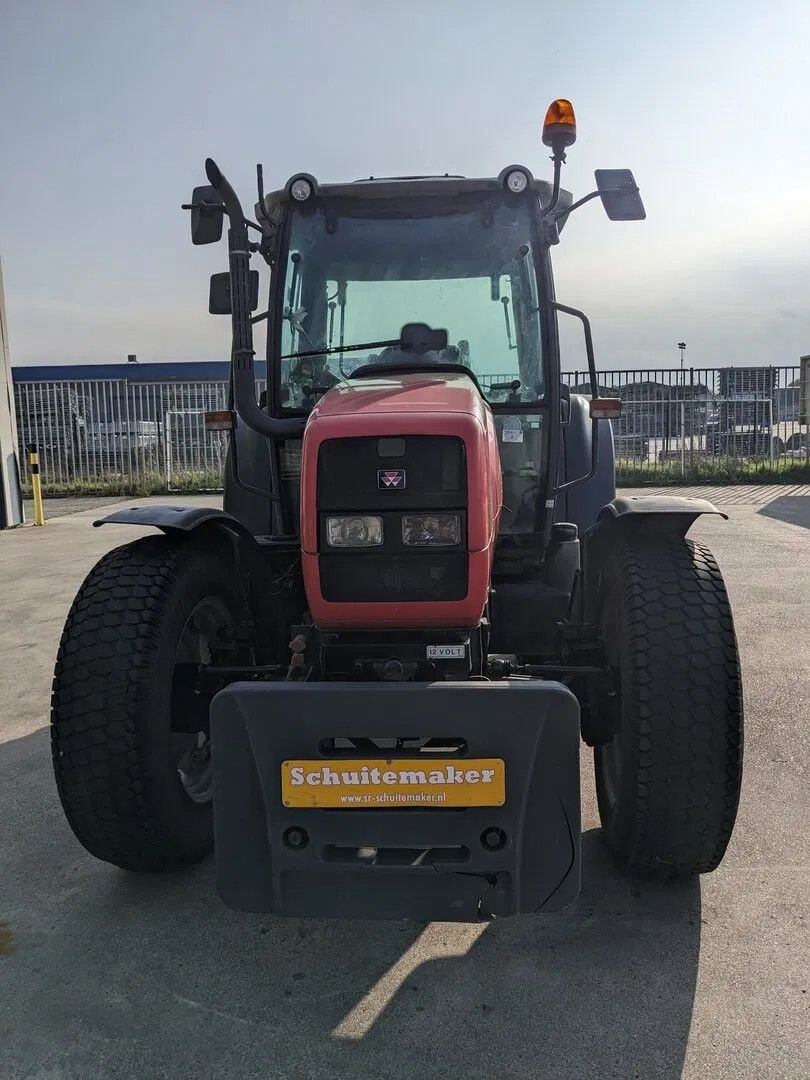 Traktor des Typs Massey Ferguson Tractor MF 2430 ST, Gebrauchtmaschine in Groningen (Bild 5)