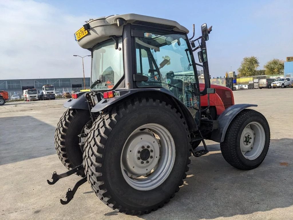 Traktor des Typs Massey Ferguson Tractor MF 2430 ST, Gebrauchtmaschine in Groningen (Bild 3)