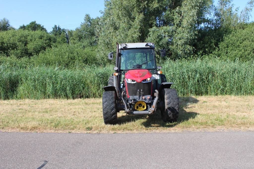 Traktor Türe ait Massey Ferguson WF3710 Effici&euml;nt, Gebrauchtmaschine içinde Geldermalsen (resim 2)