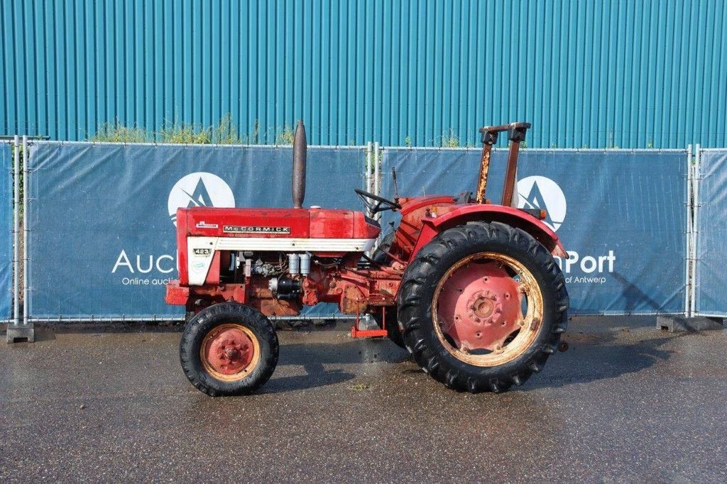 Traktor of the type McCormick 423, Gebrauchtmaschine in Antwerpen (Picture 1)