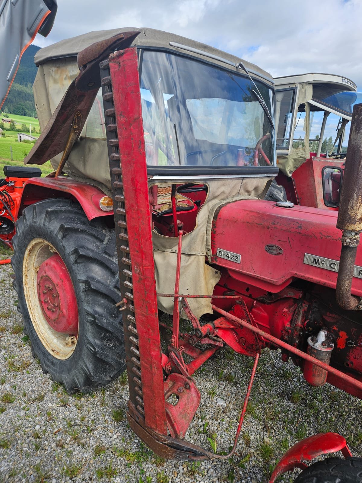 Traktor des Typs McCormick D-432, Gebrauchtmaschine in Unterammergau (Bild 3)