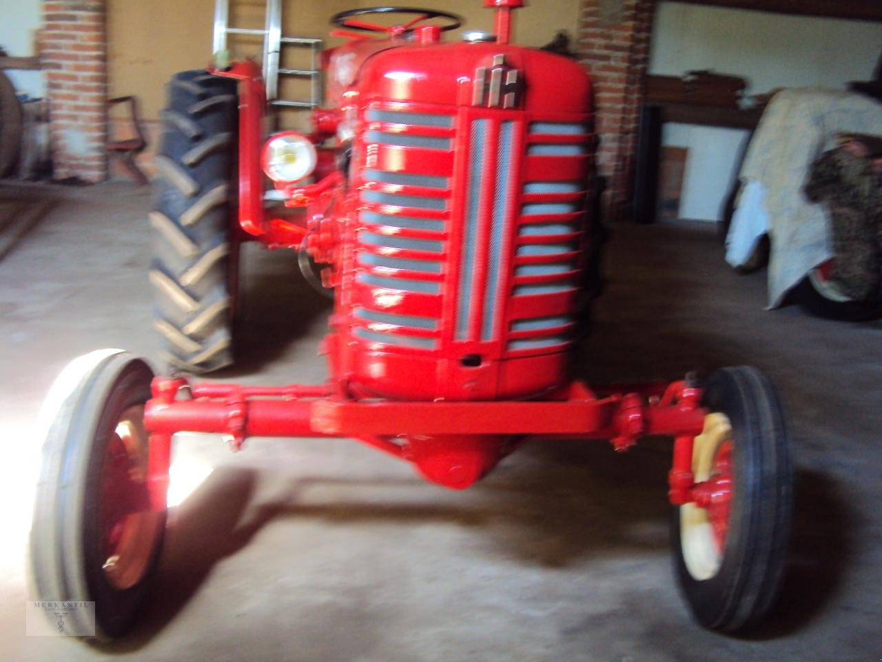 Traktor des Typs McCormick Farmall F-235 D, Gebrauchtmaschine in Pragsdorf (Bild 4)