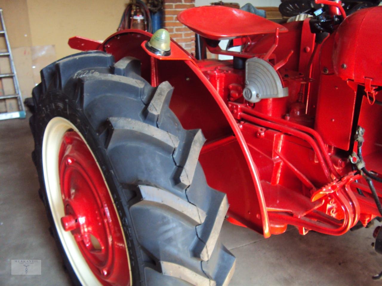 Traktor Türe ait McCormick Farmall F-235 D, Gebrauchtmaschine içinde Pragsdorf (resim 6)