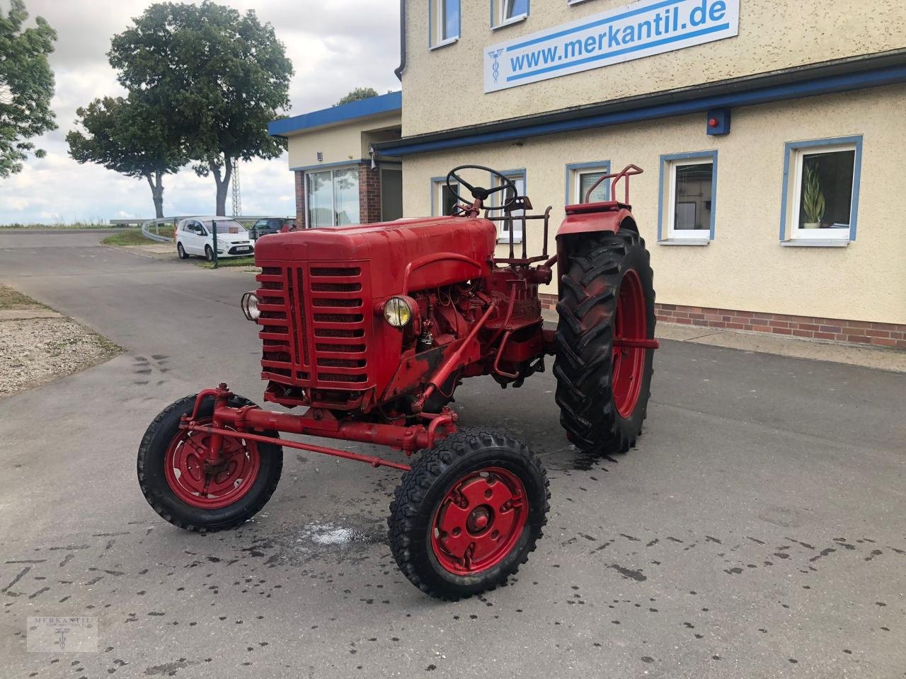 Traktor Türe ait McCormick Farmall F-265, Gebrauchtmaschine içinde Pragsdorf (resim 1)