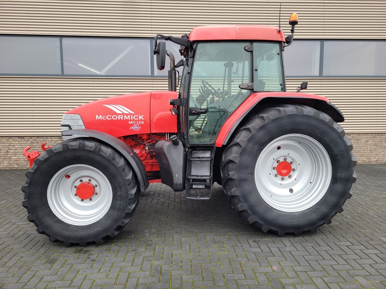 Traktor des Typs McCormick mc-120, Gebrauchtmaschine in Houten (Bild 4)