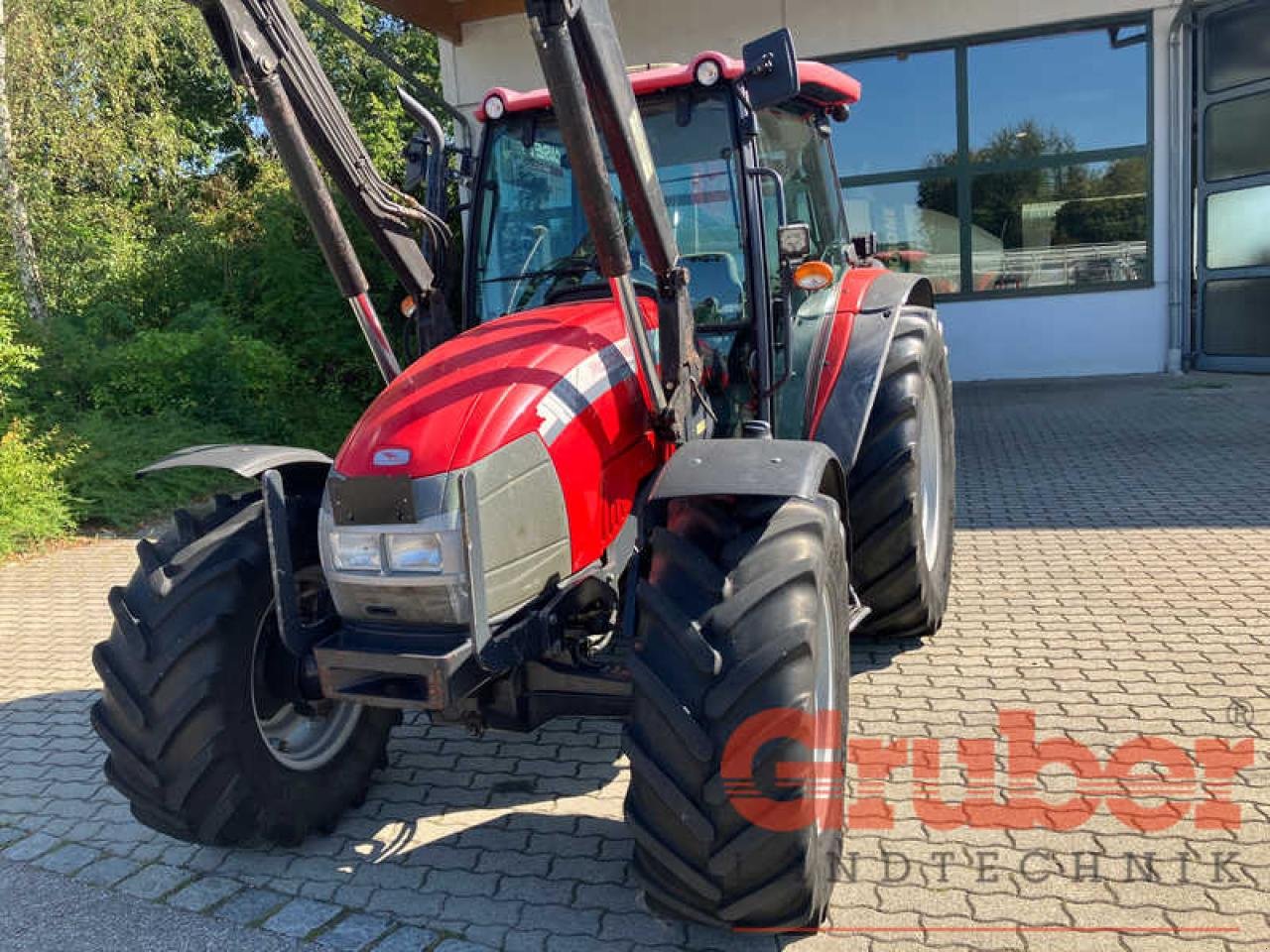 Traktor van het type McCormick T 100 MAX, Gebrauchtmaschine in Ampfing (Foto 3)