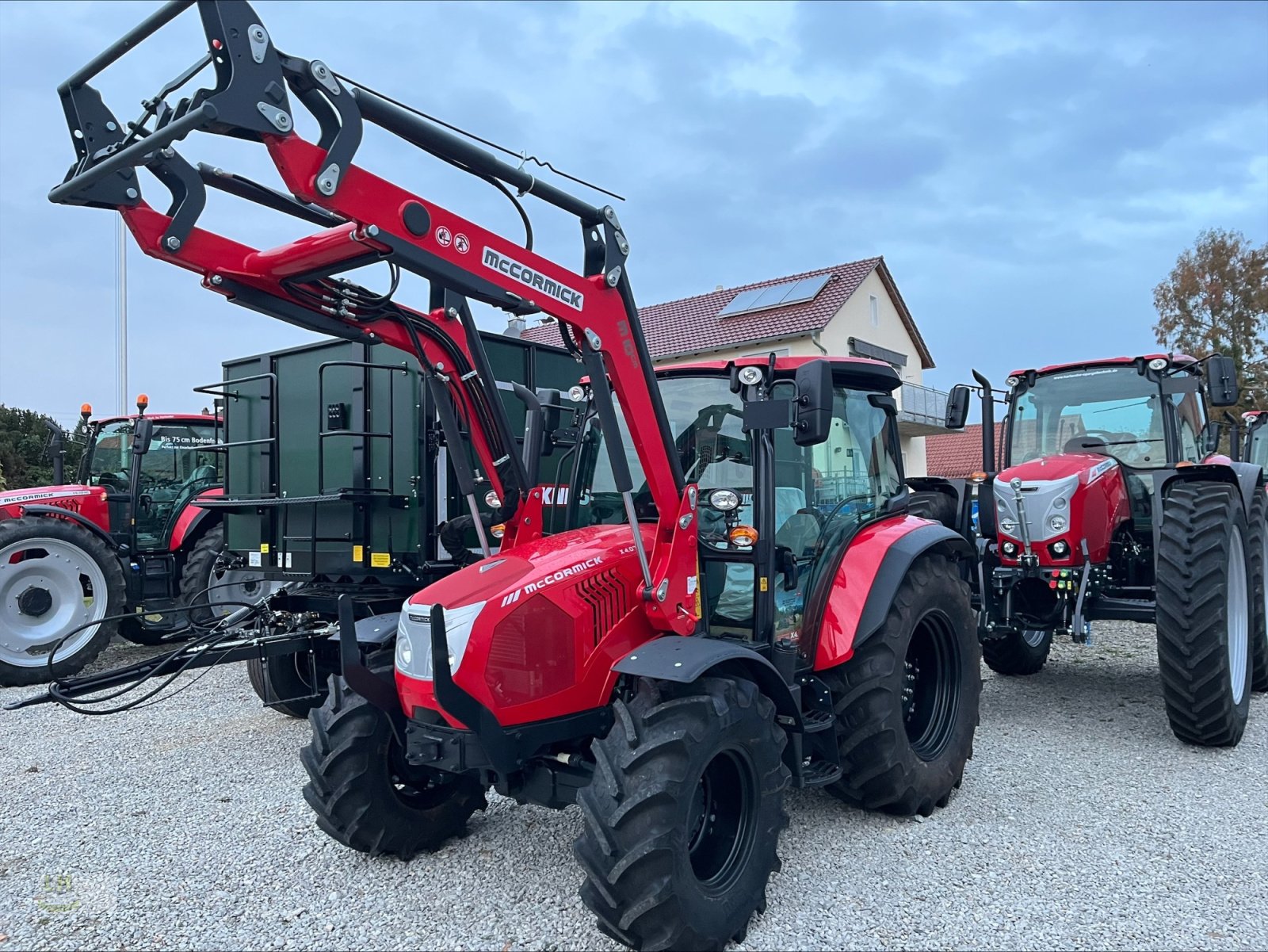 Traktor typu McCormick x 4.070, Neumaschine v Aresing (Obrázok 1)