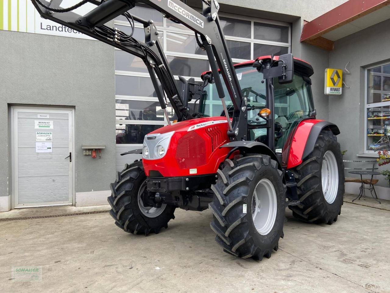 Traktor typu McCormick X4.080 mit Frontlader, Klima, Akion Powershuttle kostenlos!, Neumaschine w Geiselhöring (Zdjęcie 8)