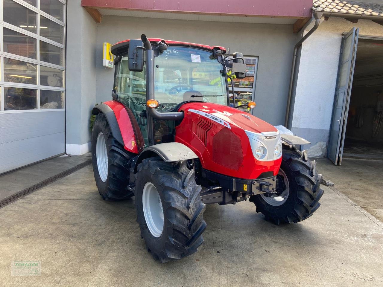 Traktor van het type McCormick X4.080 mit Frontlader, Klima, Akion Powershuttle kostenlos!, Neumaschine in Geiselhöring (Foto 16)