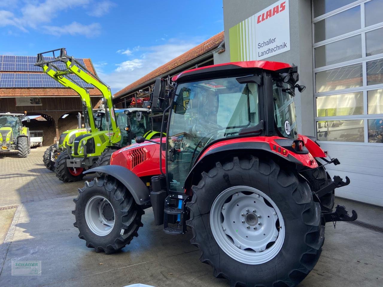 Traktor van het type McCormick X4.080 mit Frontlader, Klima, Akion Powershuttle kostenlos!, Neumaschine in Geiselhöring (Foto 17)