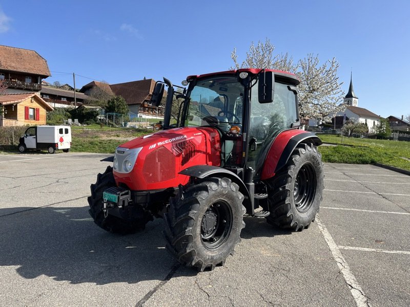 Traktor typu McCormick X4.080, Neumaschine w Helgisried (Zdjęcie 1)