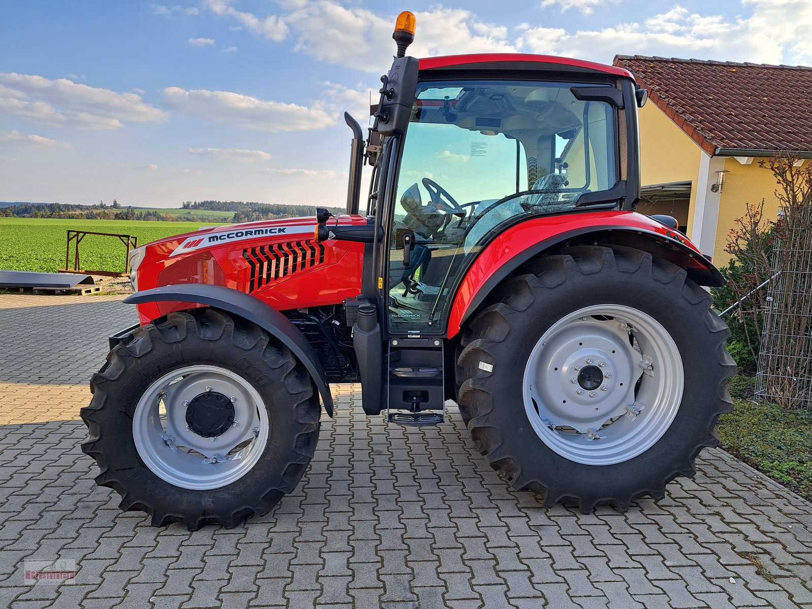 Traktor of the type McCormick X5.085, Neumaschine in Titting (Picture 2)