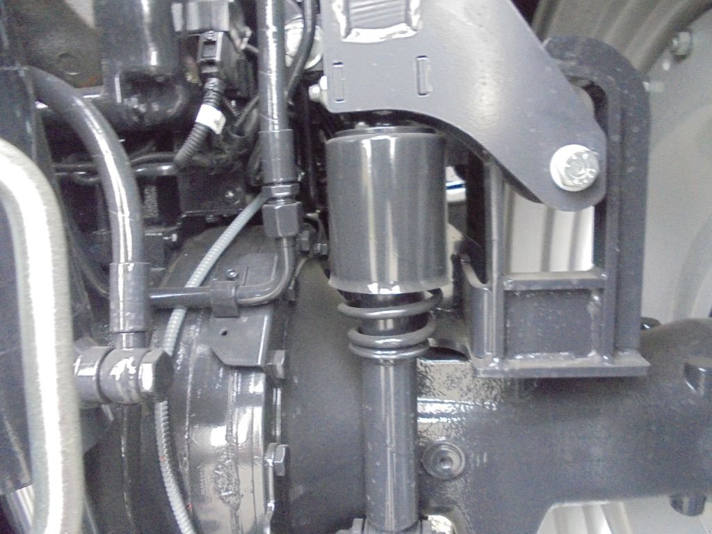 Traktor типа McCormick X6-415M, Gebrauchtmaschine в AUTHON (Фотография 8)