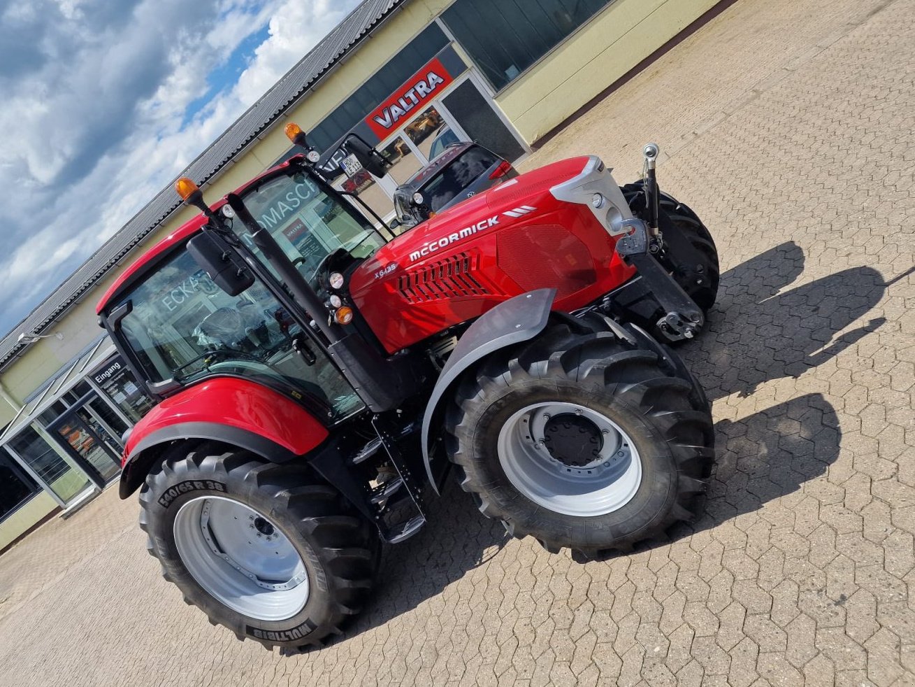 Traktor of the type McCormick X6.135, Neumaschine in Konradsreuth (Picture 8)