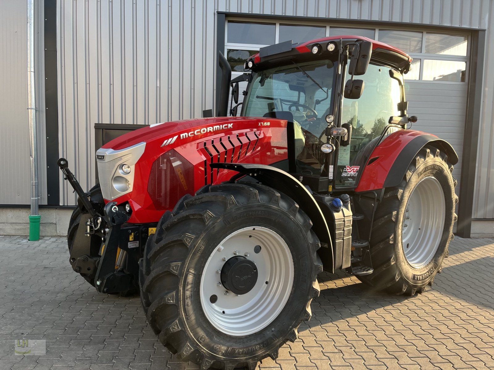 Traktor van het type McCormick X7.618, Neumaschine in Aresing (Foto 2)