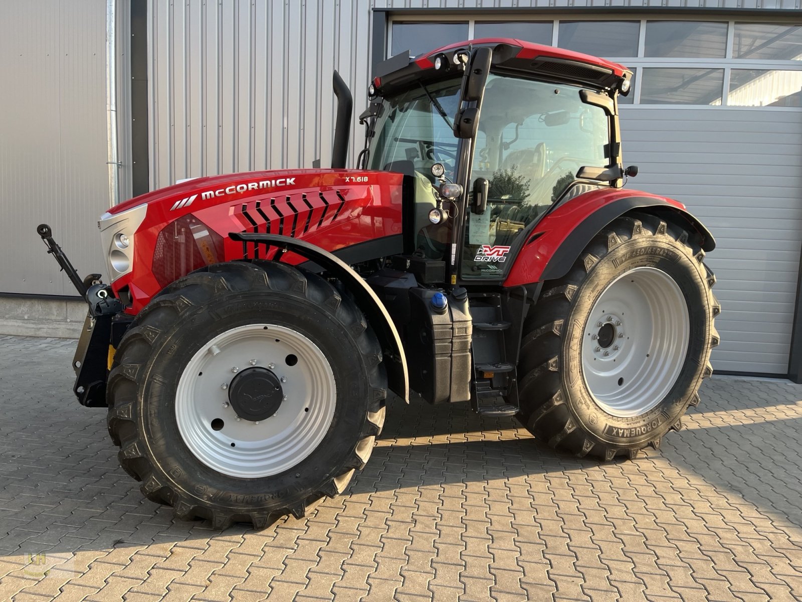 Traktor van het type McCormick X7.618, Neumaschine in Aresing (Foto 3)