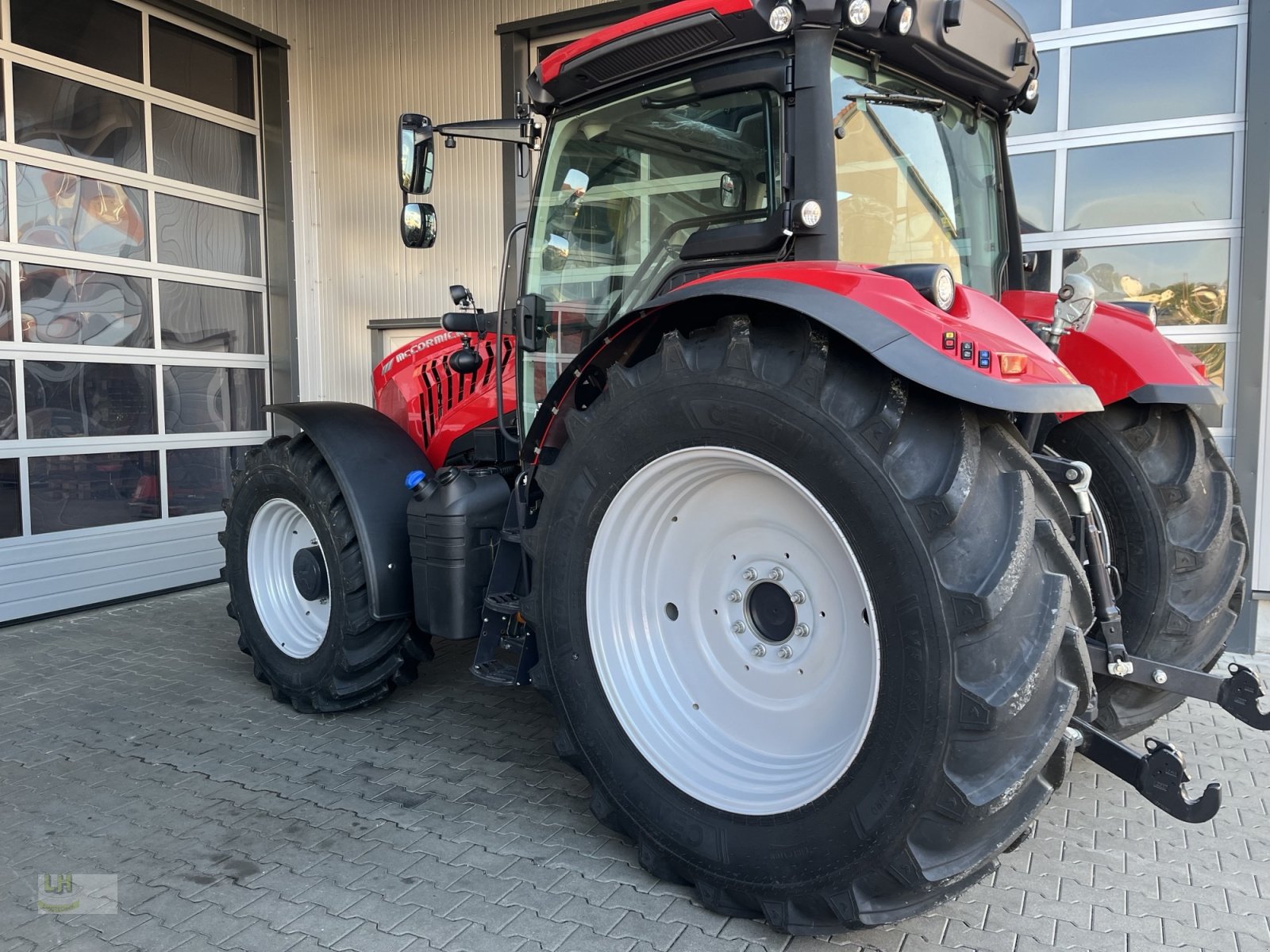 Traktor van het type McCormick X7.618, Neumaschine in Aresing (Foto 5)