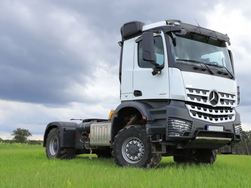 Traktor of the type Mercedes-Benz Arocs 2051, Gebrauchtmaschine in Rohr (Picture 1)