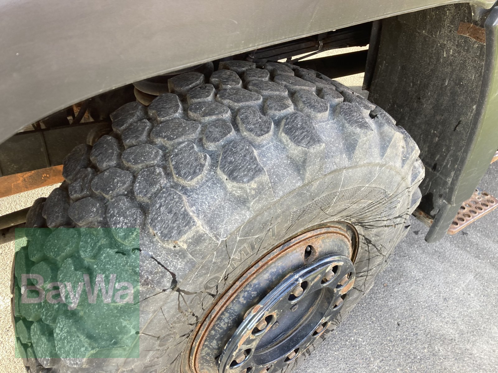 Traktor des Typs Mercedes-Benz Unimog 405, Gebrauchtmaschine in Giebelstadt (Bild 4)