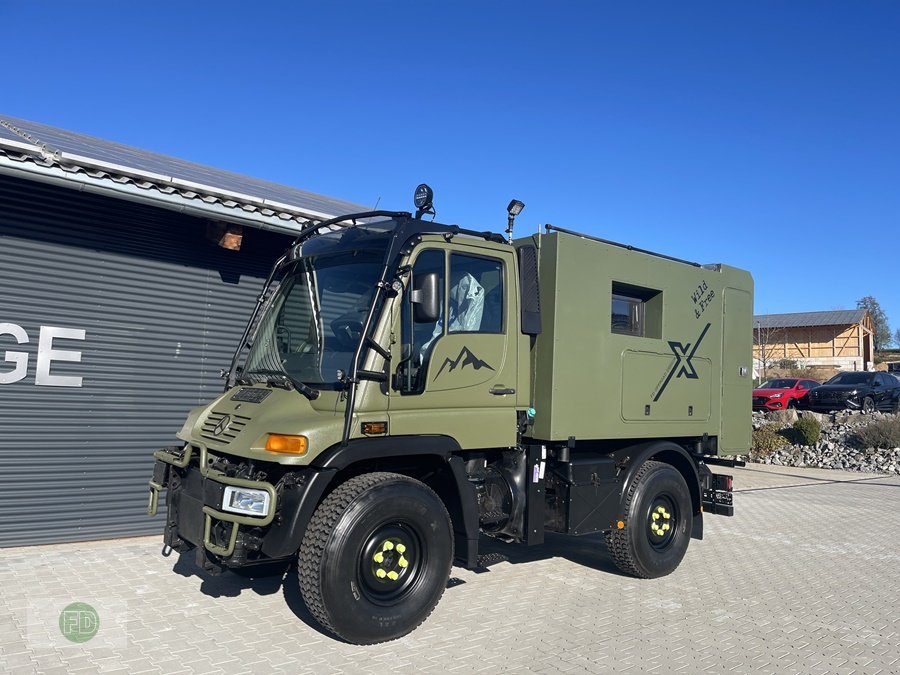 Traktor van het type Mercedes-Benz Unimog mit Wohnkoffer und Pritsche, Gebrauchtmaschine in Hinterschmiding (Foto 4)