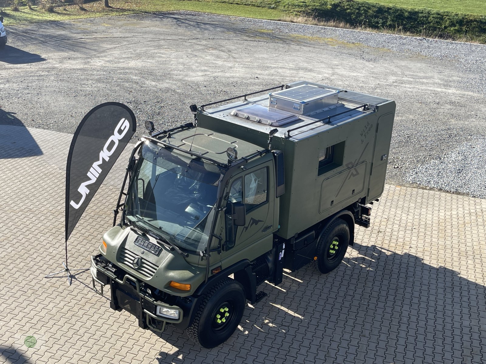 Traktor van het type Mercedes-Benz Unimog mit Wohnkoffer und Pritsche, Gebrauchtmaschine in Hinterschmiding (Foto 8)