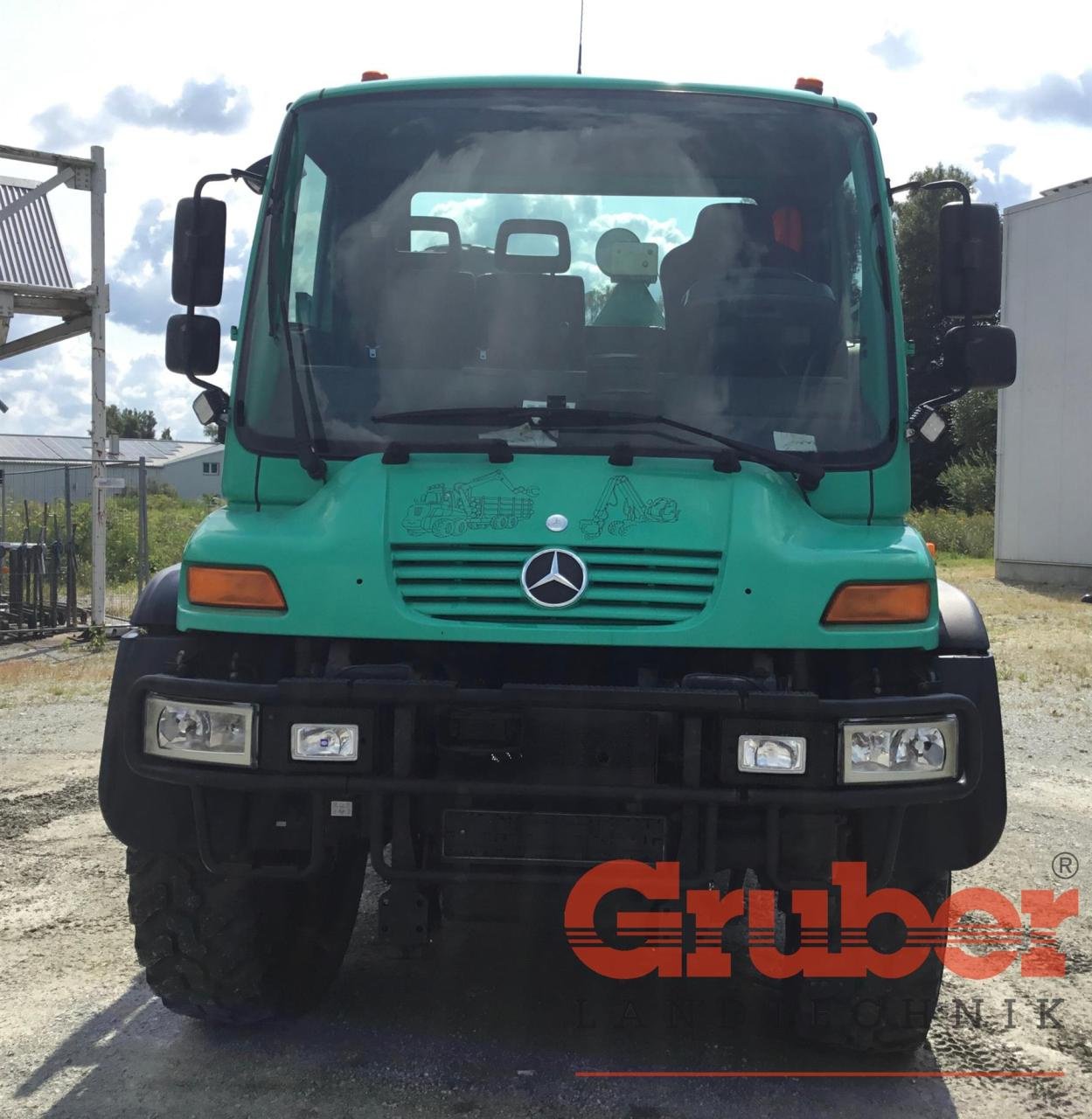 Traktor van het type Mercedes-Benz Unimog U 400, Gebrauchtmaschine in Ampfing (Foto 3)