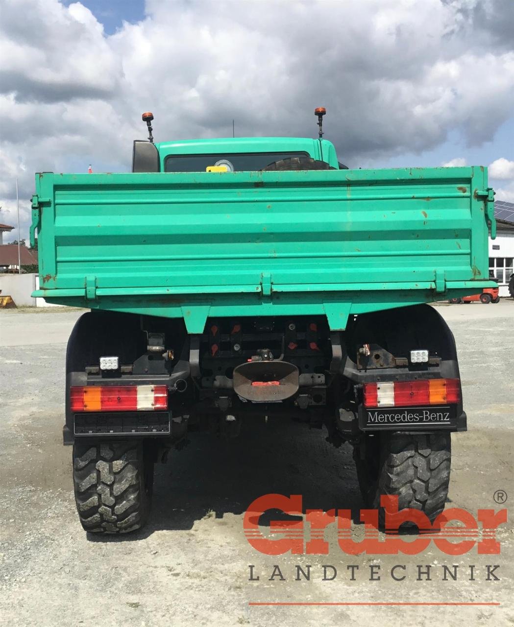 Traktor van het type Mercedes-Benz Unimog U 400, Gebrauchtmaschine in Ampfing (Foto 4)