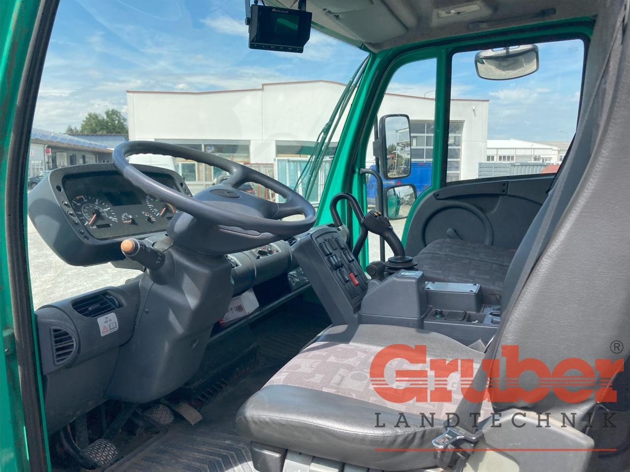 Traktor van het type Mercedes-Benz Unimog U 400, Gebrauchtmaschine in Ampfing (Foto 14)