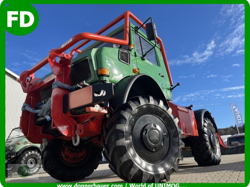 Traktor типа Mercedes-Benz Unimog U2100 mit Ritter Forstausrüstung aus Ez. 2005, Gebrauchtmaschine в Hinterschmiding (Фотография 1)