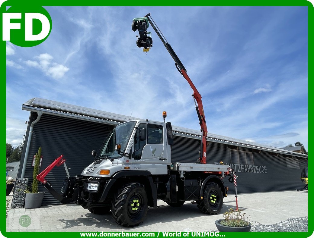 Traktor от тип Mercedes-Benz Unimog U300 Agrar mit Kran, extrem selten , Traumzustand , Finanzierung mgl., Gebrauchtmaschine в Hinterschmiding (Снимка 1)