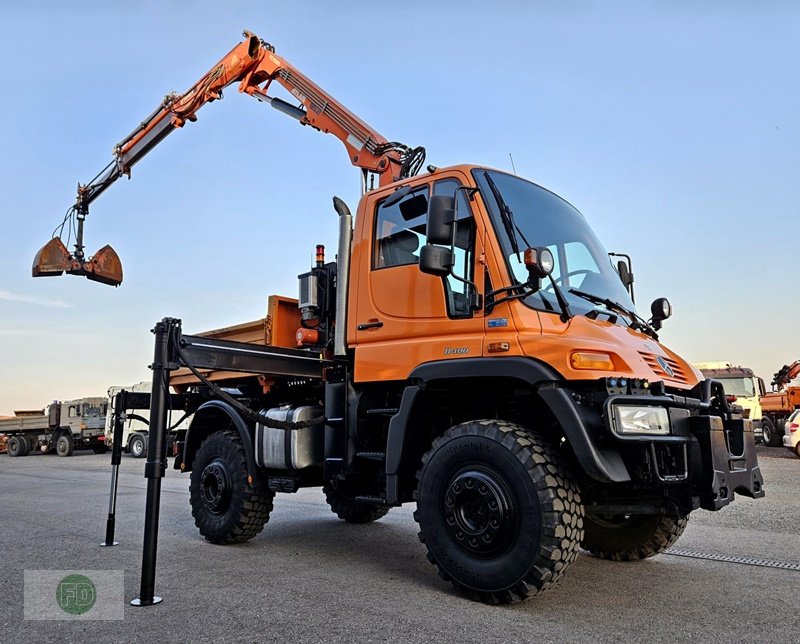 Traktor Türe ait Mercedes-Benz Unimog U400 mit Kran, Kipper, Greifer, Zapfwelle, LOF , 60 km/h mgl., Gebrauchtmaschine içinde Hinterschmiding (resim 5)