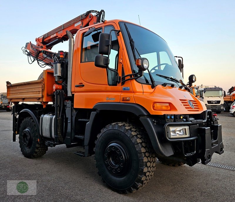 Traktor Türe ait Mercedes-Benz Unimog U400 mit Kran, Kipper, Greifer, Zapfwelle, LOF , 60 km/h mgl., Gebrauchtmaschine içinde Hinterschmiding (resim 7)