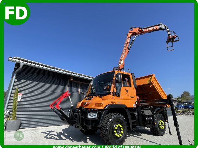 Traktor des Typs Mercedes-Benz Unimog U400 mit Kran, Kipper, Zapfwelle, Funk, LOF Zulassung , 5x6 Kreis, Gebrauchtmaschine in Hinterschmiding