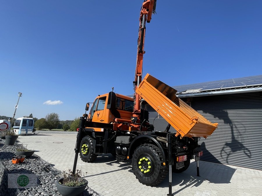 Traktor des Typs Mercedes-Benz Unimog U400 mit Kran, Kipper, Zapfwelle, Funk, LOF Zulassung , 5x6 Kreis, Gebrauchtmaschine in Hinterschmiding (Bild 2)