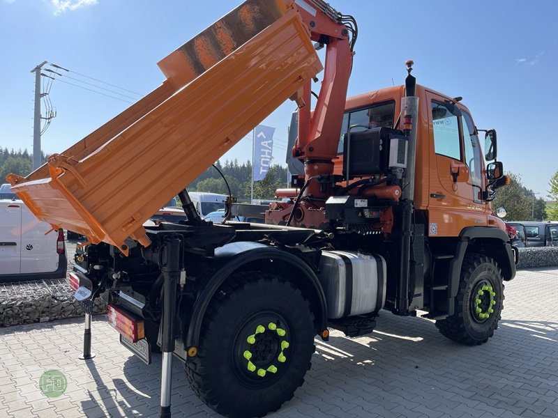 Traktor du type Mercedes-Benz Unimog U400 mit Kran, Kipper, Zapfwelle, Funk, LOF Zulassung , 5x6 Kreis, Gebrauchtmaschine en Hinterschmiding (Photo 8)