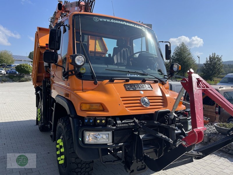 Traktor des Typs Mercedes-Benz Unimog U400 mit Kran, Kipper, Zapfwelle, Funk, LOF Zulassung , 5x6 Kreis, Gebrauchtmaschine in Hinterschmiding (Bild 11)