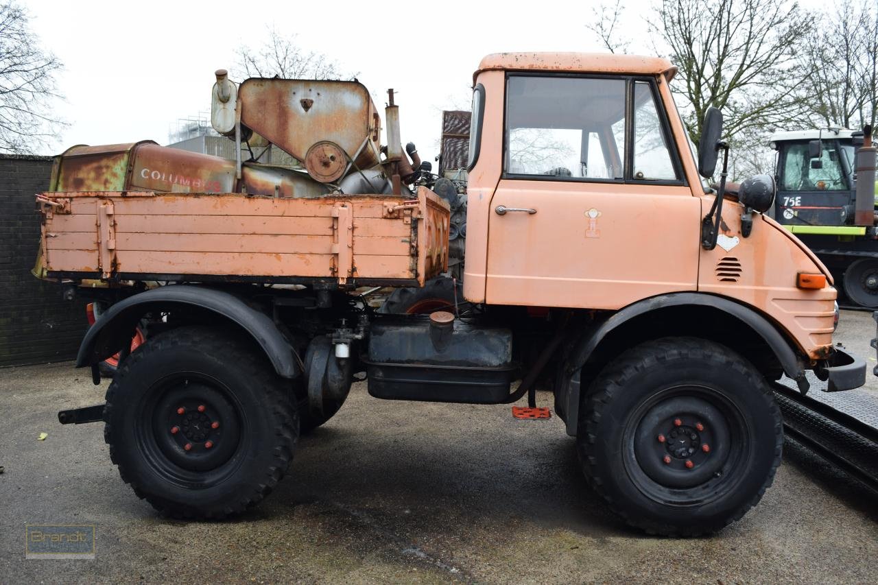 Traktor des Typs Mercedes-Benz Unimog U421, Gebrauchtmaschine in Oyten (Bild 3)