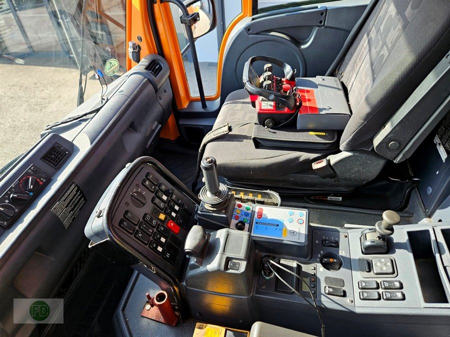 Traktor типа Mercedes-Benz Unimog U500 Automatik mit Kran, große Pritsche , viele Extras, Gebrauchtmaschine в Hinterschmiding (Фотография 4)