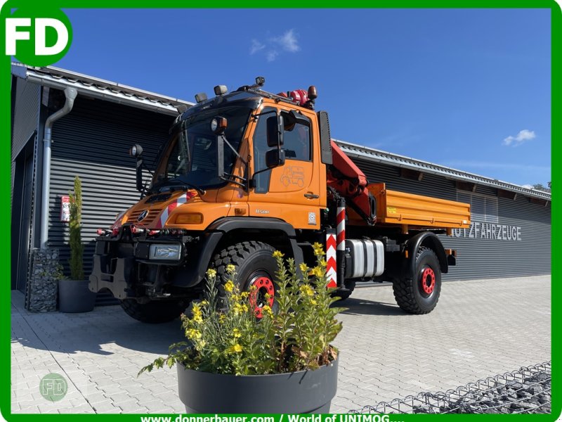 Traktor Türe ait Mercedes-Benz Unimog U500 Automatik mit Kran, Zapfwelle, Kipper , 1a Zustand , viele Extras, Finanzierung mgl., Gebrauchtmaschine içinde Hinterschmiding