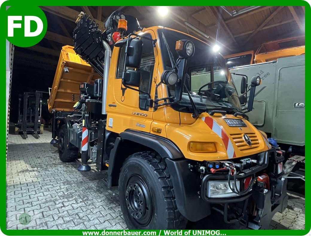 Traktor typu Mercedes-Benz Unimog U500 mit 21.6 Meter Kran, viele Extras , Kipper, Zapfwelle, Automatik, Gebrauchtmaschine v Hinterschmiding (Obrázek 1)