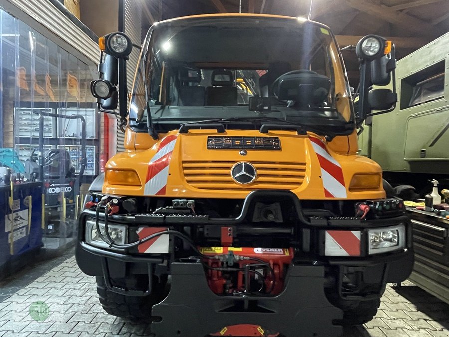 Traktor typu Mercedes-Benz Unimog U500 mit 21.6 Meter Kran, viele Extras , Kipper, Zapfwelle, Automatik, Gebrauchtmaschine v Hinterschmiding (Obrázek 14)